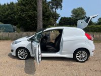 FORD FIESTA VAN